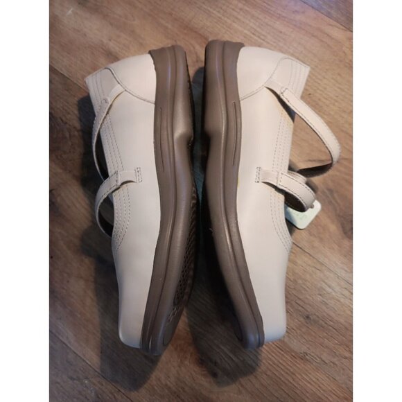 Apex Women's Janice  Leather  Mary Jane Shoe Flat Size 6.5 Wide Nwt - Picture 6 of 8
